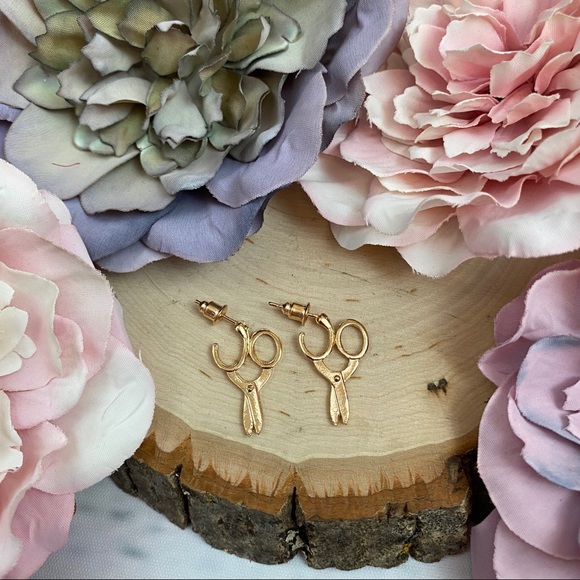 Modern Scissor Earrings - Picture 12 of 16